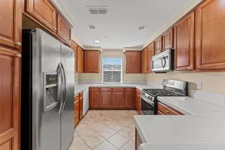 Photo #2: 225108591 Listing 