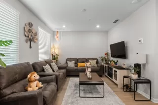 Photo #5: 225109305 Listing