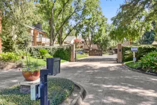 More Details about MLS # 225110045 : 540 WOODSIDE OAKS #1