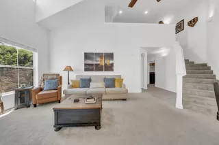 Photo #2: 225110380 Listing 