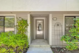 Photo #4: 225110489 Listing