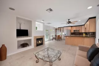 Photo #6: 225110489 Listing