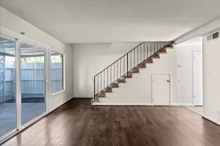 Photo #3: 225111125 Listing 