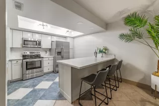 Photo #2: 225111884 Listing