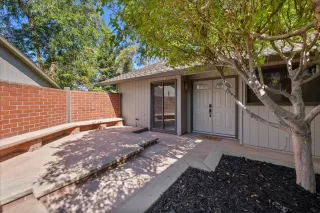 Photo #2: 225112110 Listing