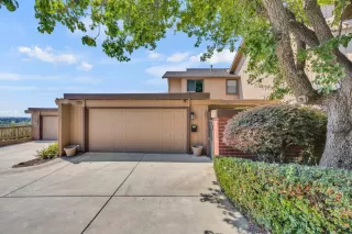 Photo #2: 225112381 Listing