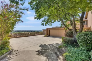 Photo #3: 225112381 Listing