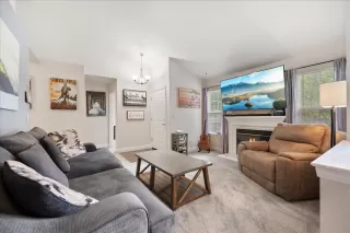 Photo #4: 225113046 Listing