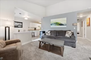 Photo #5: 225113046 Listing