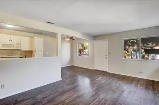 Photo #4: 225113620 Listing