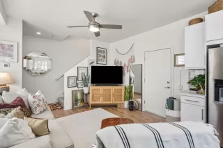 Photo #5: 225114457 Listing 