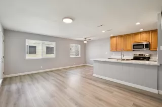 Photo #2: 225115143 Listing