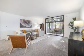 Photo #2: 225115318 Listing