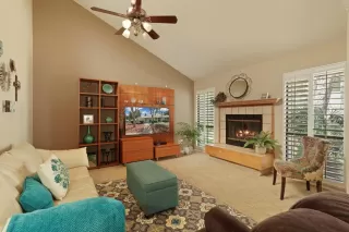 Photo #5: 225115321 Listing