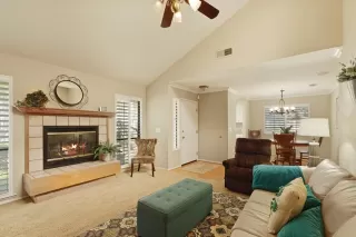 Photo #6: 225115321 Listing