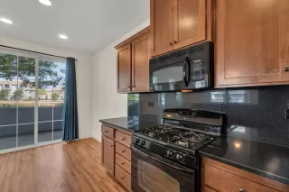 Photo #4: 225116504 Listing 