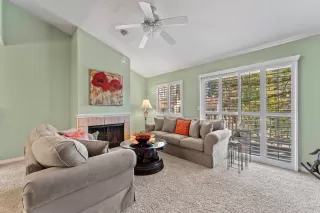 Photo #5: 225116852 Listing