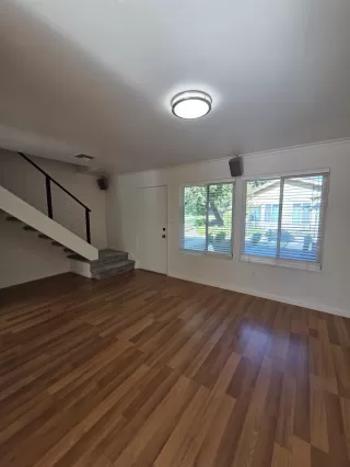 Photo #4: 225117381 Listing