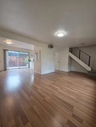 Photo #6: 225117381 Listing