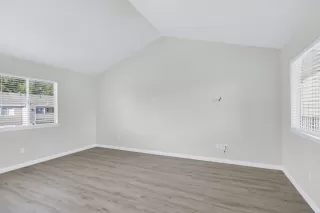 Photo #2: 225117396 Listing 