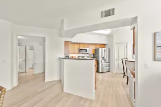 Photo #6: 225117520 Listing
