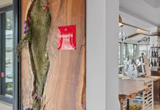 Photo #2: 225117818 Listing