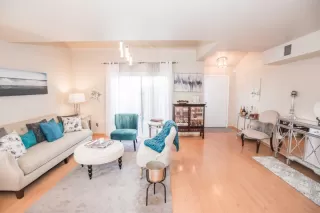 Photo #4: 225118191 Listing