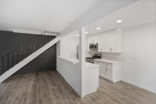 Photo #5: 225118208 Listing 