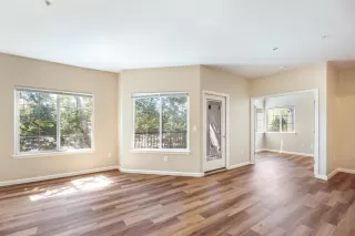 Photo #2: 225118702 Listing