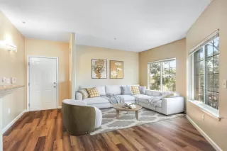 Photo #4: 225118702 Listing