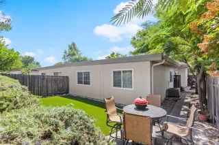 Photo #6: 225118751 Listing