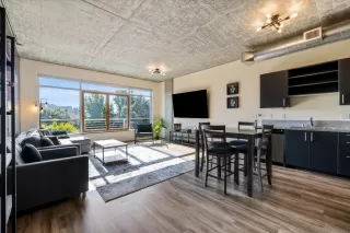 Photo #3: 225118819 Listing