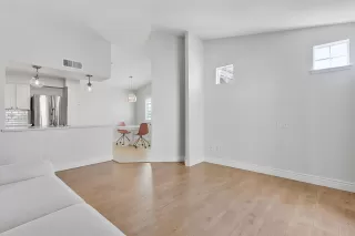 Photo #5: 225119054 Listing