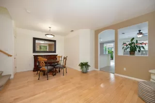 Photo #4: 225119193 Listing 