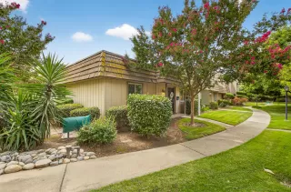 Photo #1: 225119474 Listing