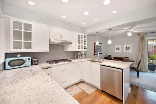 Photo #4: 225119963 Listing