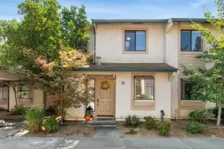 Photo #1: 225120060 Listing