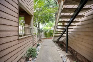 Photo #1: 225120167 Listing