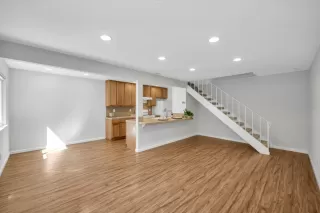 Photo #1: 225120743 Listing