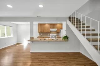 Photo #3: 225120743 Listing