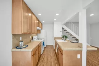 Photo #6: 225120743 Listing