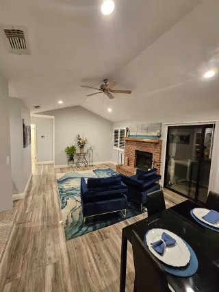 Photo #4: 225120793 Listing