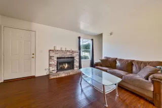 Photo #3: 225121191 Listing