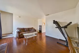 Photo #4: 225121191 Listing