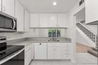 Photo #1: 225121306 Listing