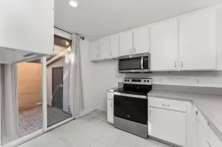 Photo #5: 225121306 Listing