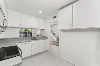 Photo #6: 225121306 Listing