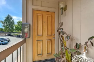 Photo #3: 225122008 Listing