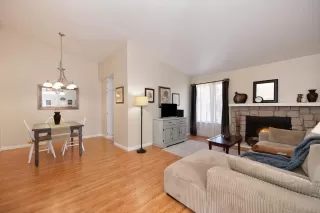 Photo #4: 225122008 Listing