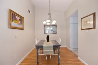 Photo #6: 225122008 Listing